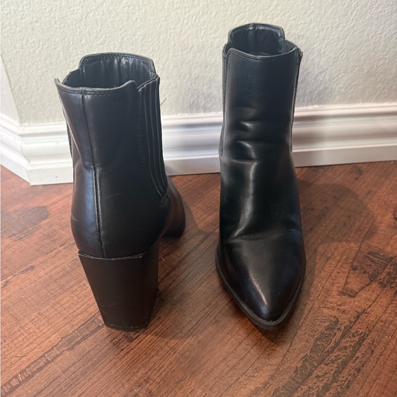 Elegant Black Ankle Boots - Picture 7 of 7